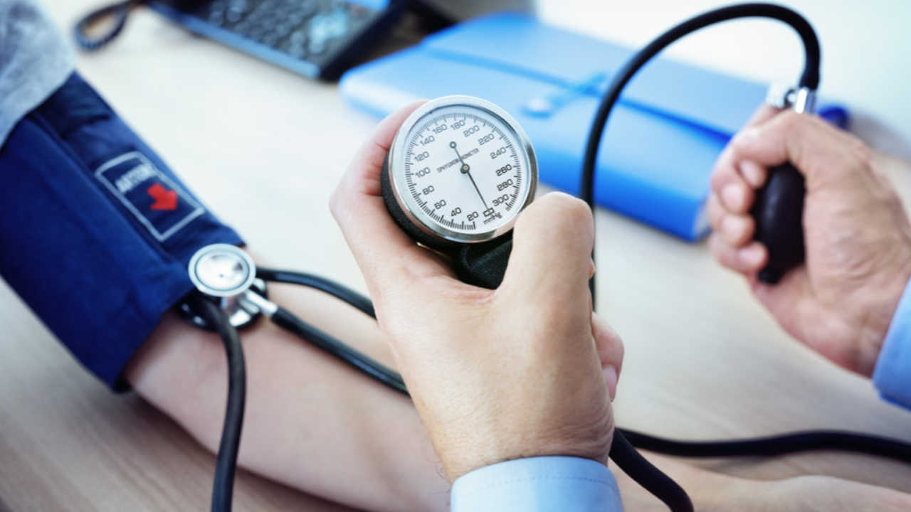 The Advantages of Using an Analog Blood Pressure Machine for Accurate Readings